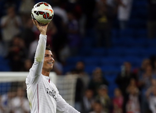 Niềm vui Ronaldo với 4 b&agrave;n thắng ghi v&agrave;o lưới Elche