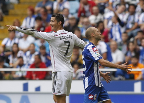 Ronaldo c&oacute; c&uacute; hat-trick thứ 27 trong sự nghiệp