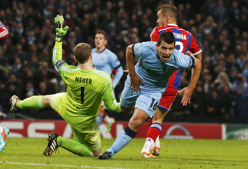 Lập hat-trick, Aguero đưa Man City trở về từ "cõi chết"