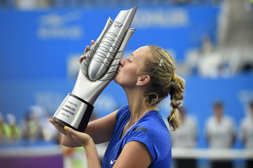 Bouchard đòi nợ bất thành, Kvitova vô địch WTA Vũ Hán