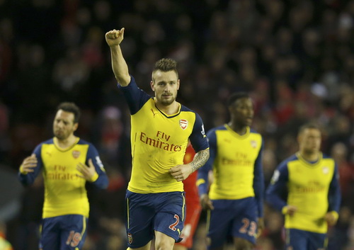 Matthieu Debuchy ghi b&agrave;n gỡ h&ograve;a cho đội kh&aacute;ch cuối hiệp một