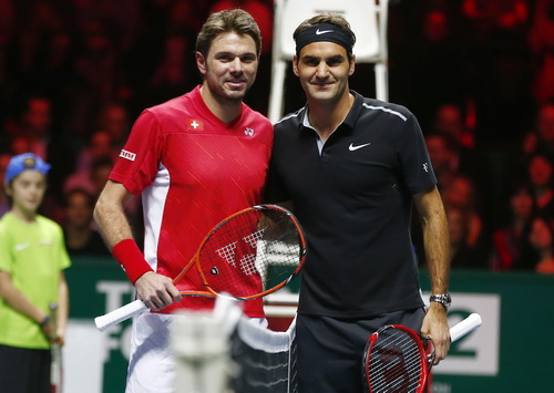 Federer giành chiến thắng trước người bạn, đàn em Wawrinka