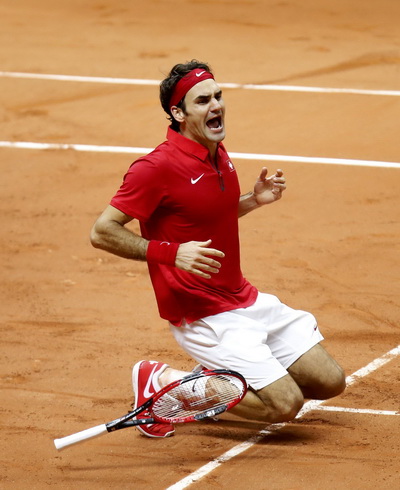 Niềm vui kh&ocirc;ng g&igrave; s&aacute;nh bằng với Federer khi anh gi&agrave;nh danh hiệu lớn đầu ti&ecirc;n trong hai năm