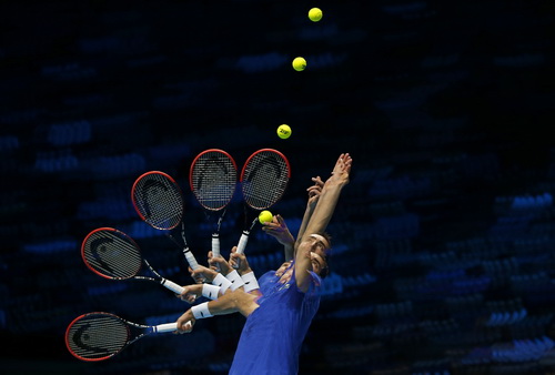 Một pha giao b&oacute;ng đẹp của Marin Cilic