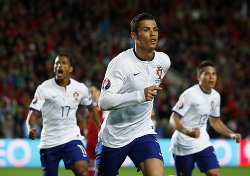 Đức chỉ ghi 4 bàn, Ronaldo giúp Bồ Đào Nha hạ Armenia