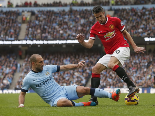 Van Persie phong độ chập chờn, kh&ocirc;ng đủ sức xốc dậy Man United