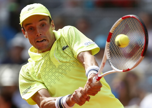 Bautista Agut không đương đầu nổi với quyết tâm của Cilic