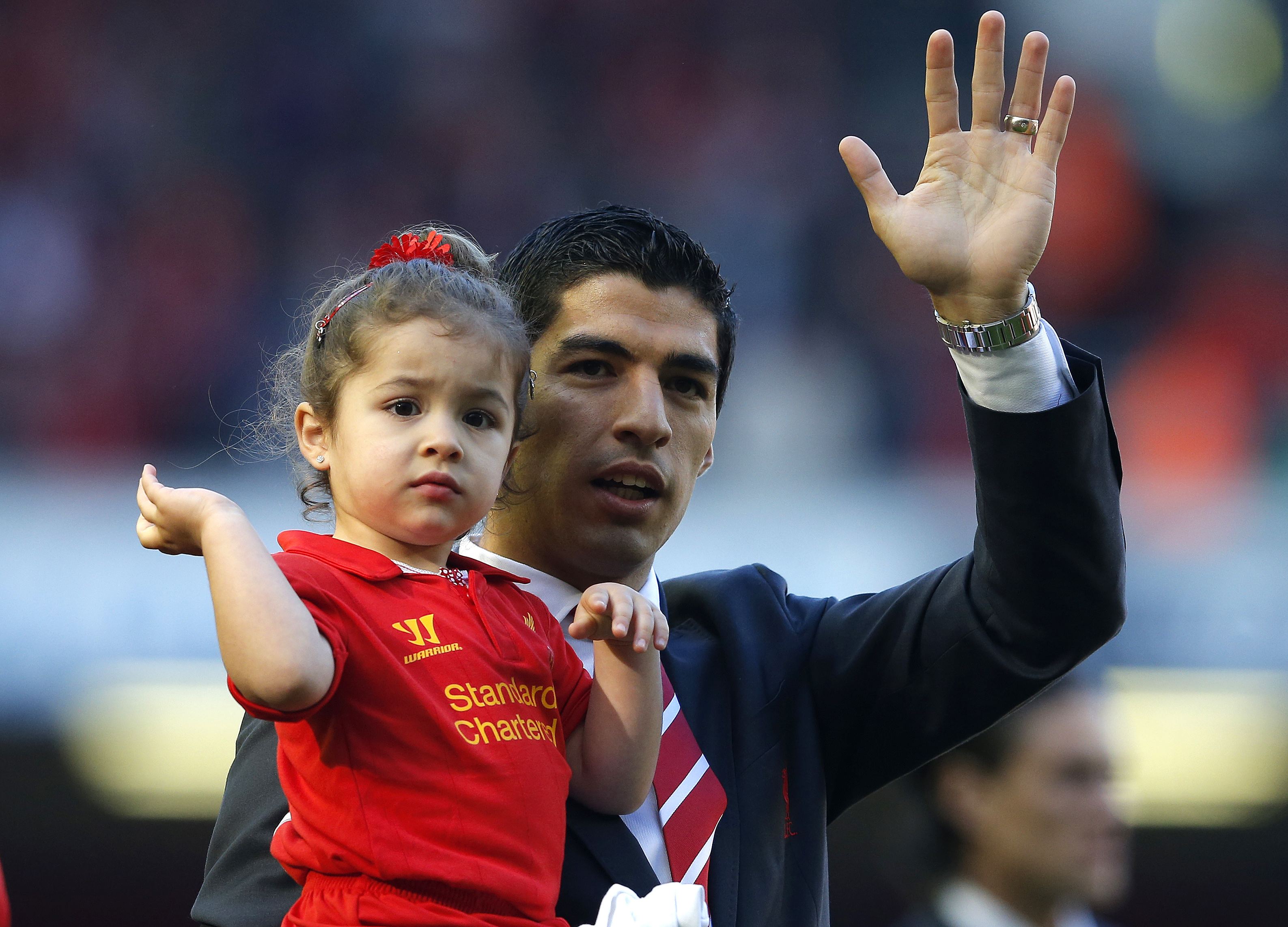 Suarez viết tâm thư chia tay Liverpool