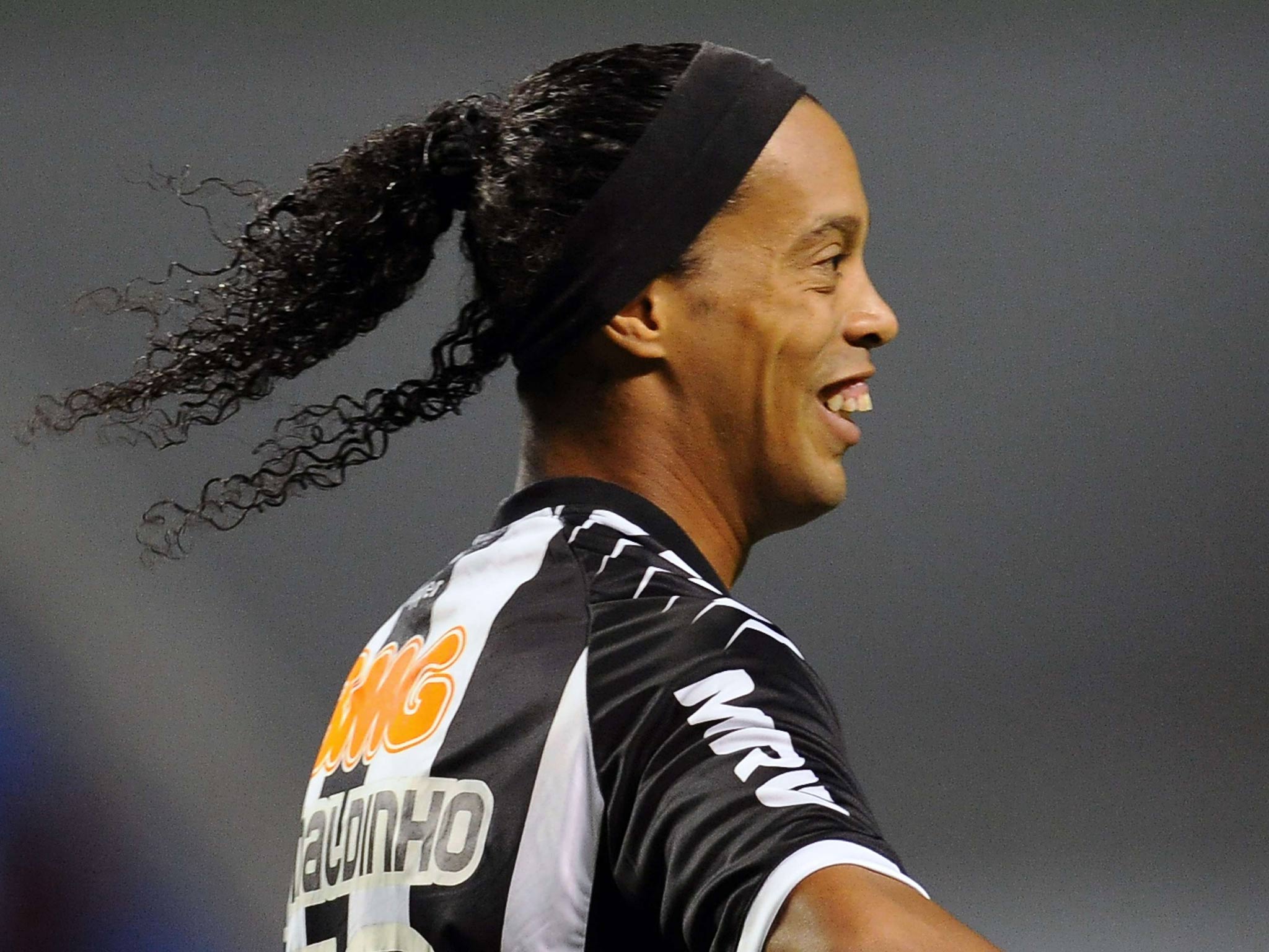 Ronaldinho trong màu áo CLB Aletico Minerio