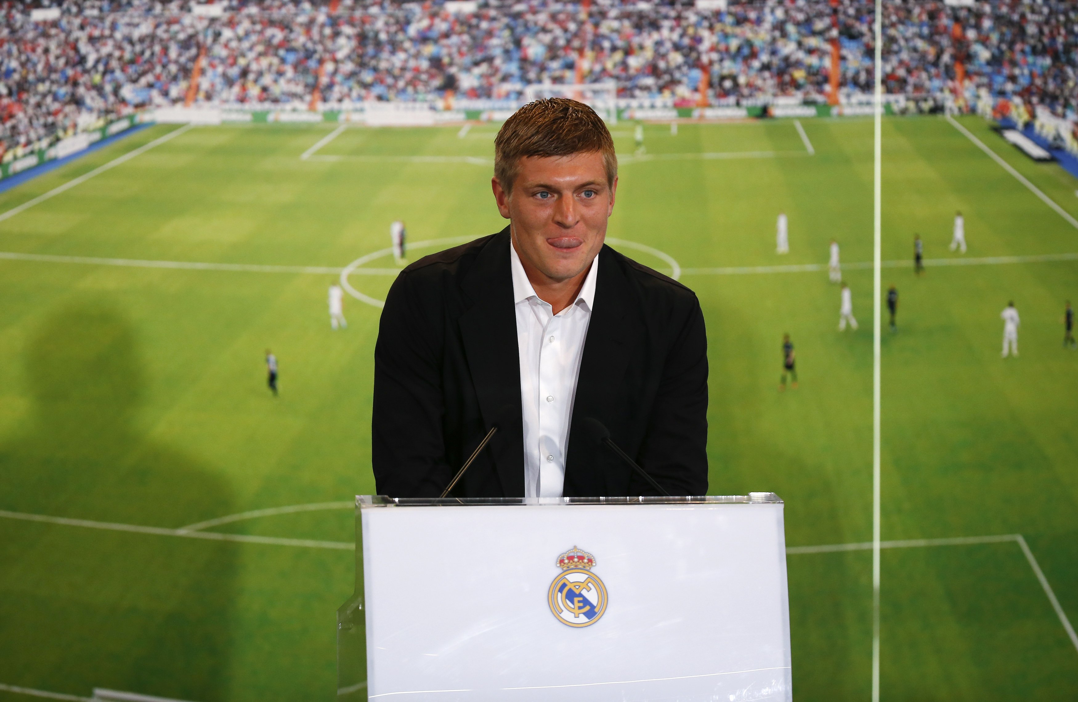 Toni Kroos trong ngày ra mắt Real