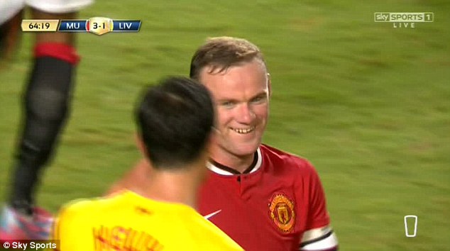 Rooney suýt ghi bàn thắng “ma”