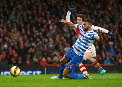 Rosicky ghi b&agrave;n ở lần hiếm hoi được đ&aacute; ch&iacute;nh từ đầu giải