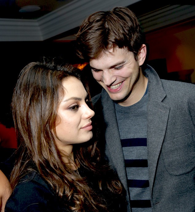 Mila Kunis và Ashton Kutcher có con đầu lòng