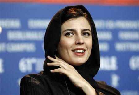 Nữ diễn viên Iran bị chỉ trích vì hôn lên má đàn ông