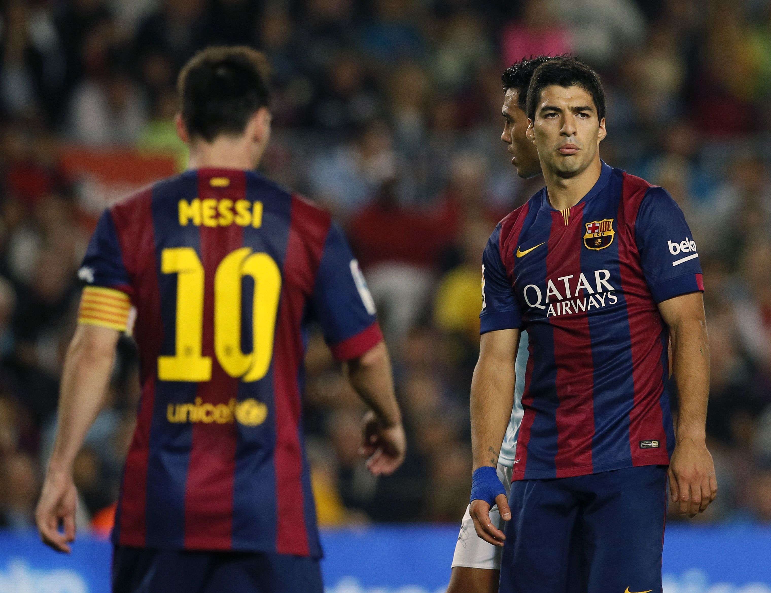 Messi c&oacute; gi&aacute; gần gấp 5 lần Suarez