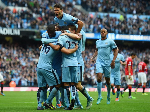 Man City vui mừng với b&agrave;n thắng duy nhất của Aguero (16)