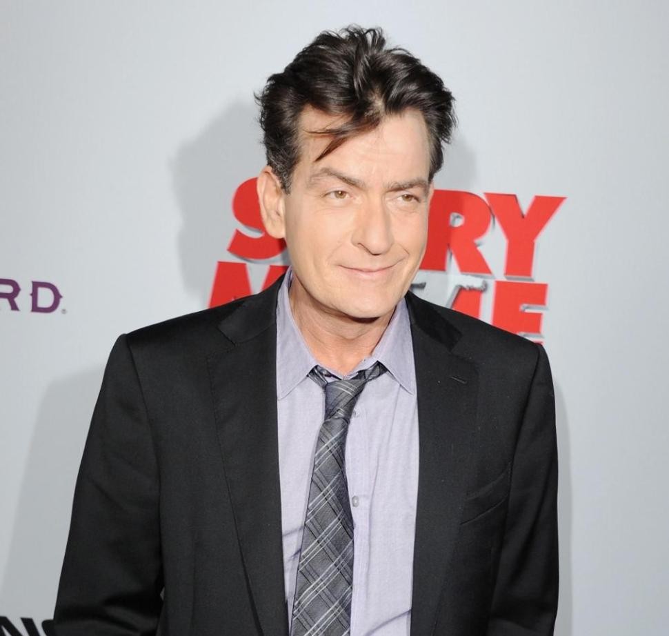 "Ngáo đá" ở phòng nha, Charlie Sheen bị điều tra?