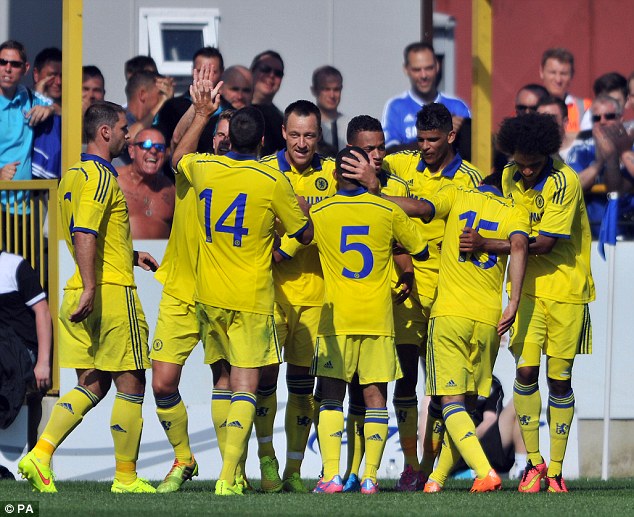Chelsea ra mắt áo thi đấu của mùa giải mới