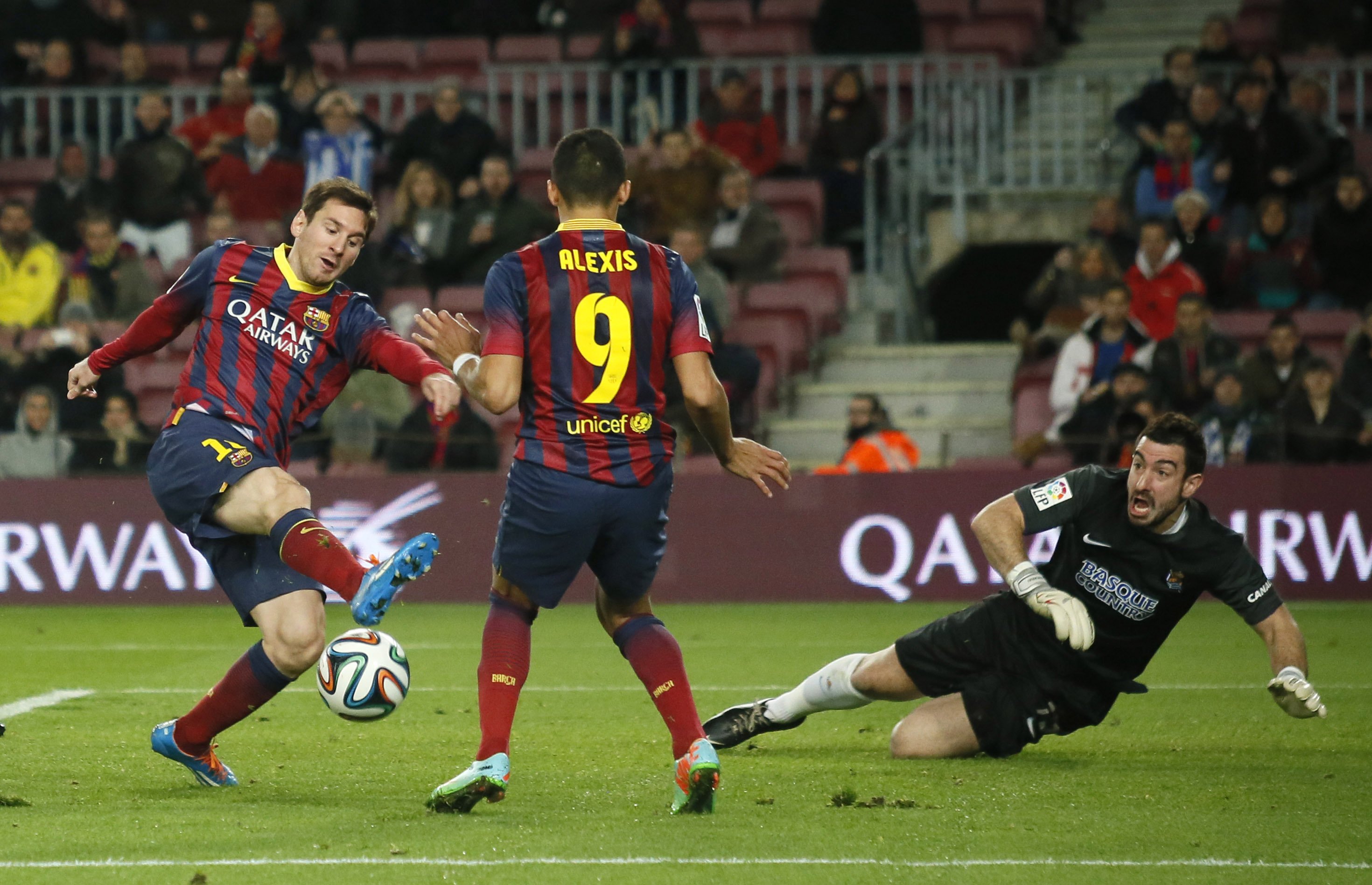 HLV Martino: Messi “tịt ngòi” không làm tôi lo lắng