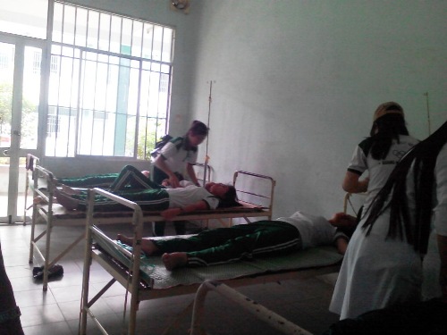 9 nữ sinh ngất xỉu trong giờ học thể dục