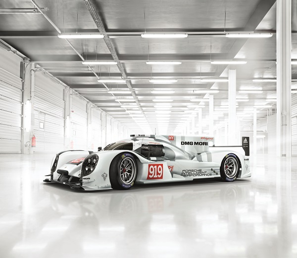 Sự xuất hiện của si&ecirc;u xe Porsche 919 Hybrid
