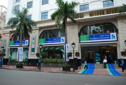 Standard Chartered lại lên tiếng về tin đồn đóng cửa