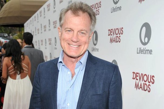 Stephen Collins xin lỗi vì lạm dụng tình dục trẻ em