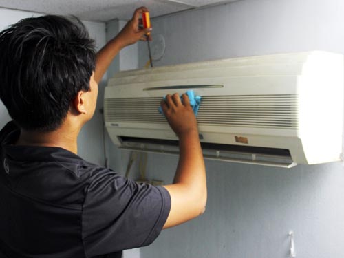 Sửa chữa điện lạnh kiếm bạc triệu nhờ nắng nóng