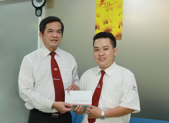 Thưởng nóng ba tài xế trả lại tài sản cho khách