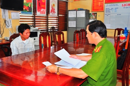 Bắt kẻ hiếp dâm, trốn lệnh truy nã 15 năm