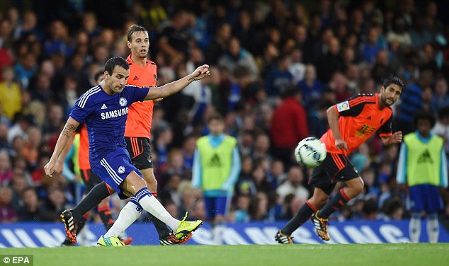 Fabregas lần đầu xuất hiện tr&ecirc;n s&acirc;n Stamford Bridge