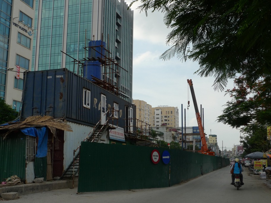 &Ocirc;ng Thăng khẳng định kể cả với dự &aacute;n giao th&ocirc;ng duy nhất sử dụng nguồn vốn ODA của Trung Quốc cho vay l&agrave; dự &aacute;n đường sắt đ&ocirc; thị C&aacute;t Linh - H&agrave; Đ&ocirc;ng cũng sẽ được tiếp tục nếu như Trung Quốc c&oacute; r&uacute;t ch&acirc;n ra.