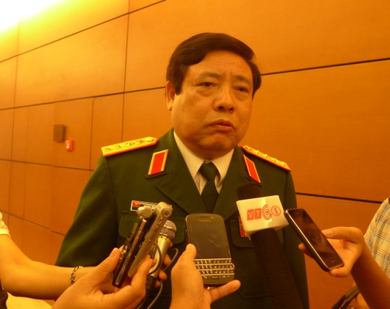 Bộ trưởng Bộ Quốc ph&ograve;ng Ph&ugrave;ng Quang Thanh trả lời phỏng vấn