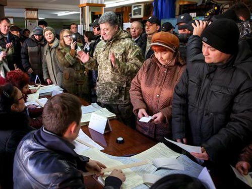 Ukraine bầu cử trong căng thẳng