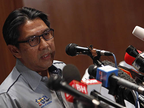 Cục trưởng Cục H&agrave;ng kh&ocirc;ng d&acirc;n dụng Malaysia, &ocirc;ng Azaruddin Abdul Rahman, tại cuộc họp b&aacute;o h&ocirc;m 9-3Ảnh: Reuters