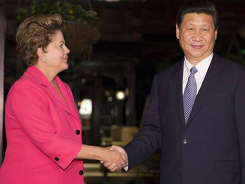 Tổng thống Brazil Dilma Rousseff tiếp Chủ tịch Trung Quốc Tập Cận B&igrave;nh h&ocirc;m 14-7Ảnh: DW