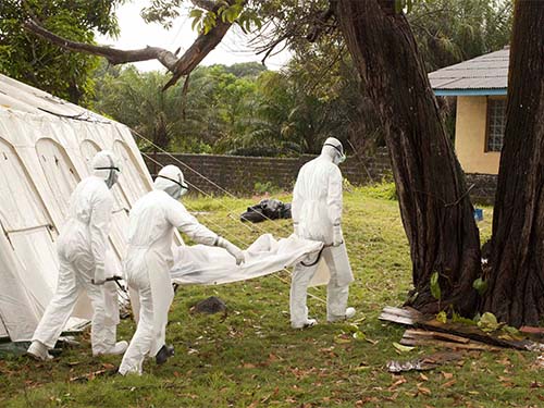 Thế giới phát hoảng vì Ebola