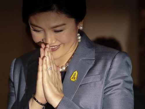 Cựu thủ tướng Thái Lan Yingluck Shinawatra ra Tòa Hiến pháp ở Bangkok ngày 6-5Ảnh: REUTERS
