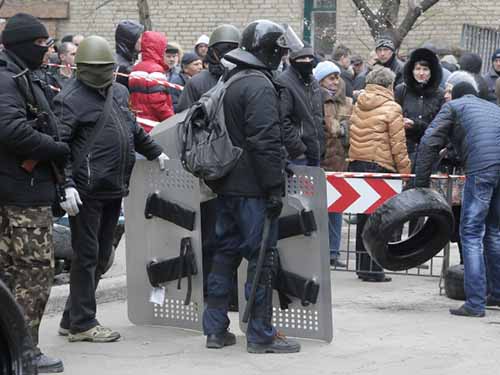 Ukraine tấn công người đòi ly khai