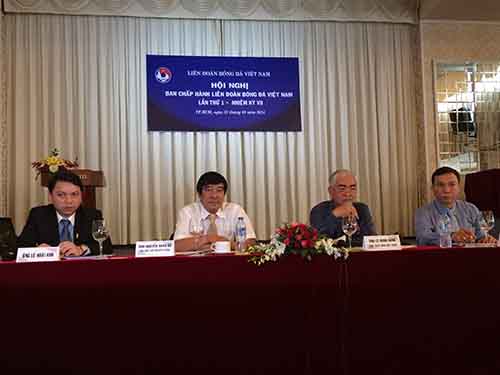 VFF sang Nhật tìm HLV