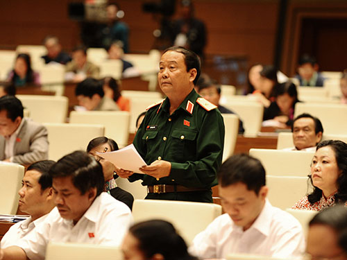 Thêm cấp tướng: Ý kiến trái chiều
