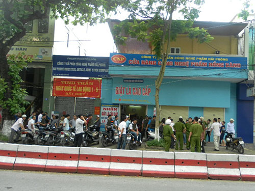Thích “xã hội đen” hơn thi hành án