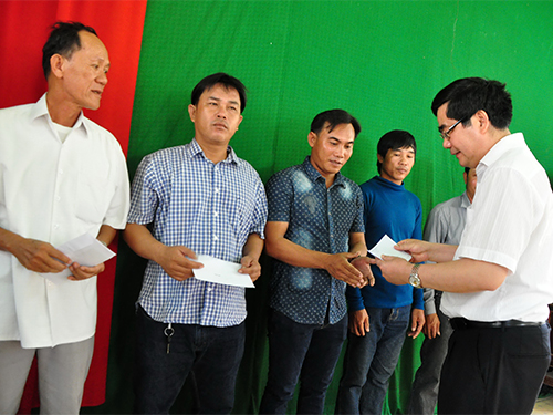 Tàu chiến Trung Quốc tấn công tàu cá Lý Sơn