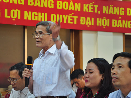 &Ocirc;ng Nguyễn Văn Ngọc: &ldquo;Đến cậu l&aacute;i taxi t&ocirc;i gặp cũng n&oacute;i rất hăng h&aacute;i rằng sẽ sẵn s&agrave;ng khi Tổ quốc gọi&rdquo;Ảnh: TRỌNG ĐỨC