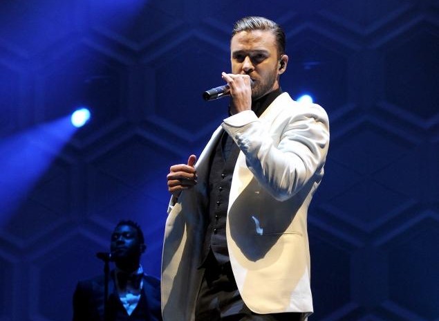 Justin Timberlake liên tục xin lỗi người hâm mộ
