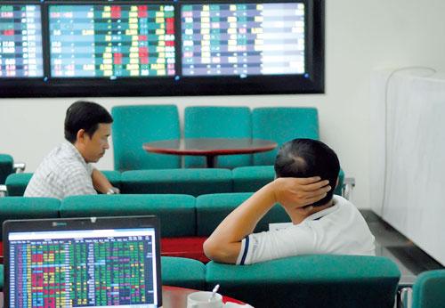 “Nợ xấu cao, sao chứng khoán Việt Nam vẫn tăng?”