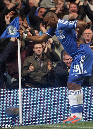 Eto'o v&agrave; kiểu ăn nừng c&oacute; 1 kh&ocirc;ng 2 nhằm v&agrave;o &ocirc;ng Mourinho