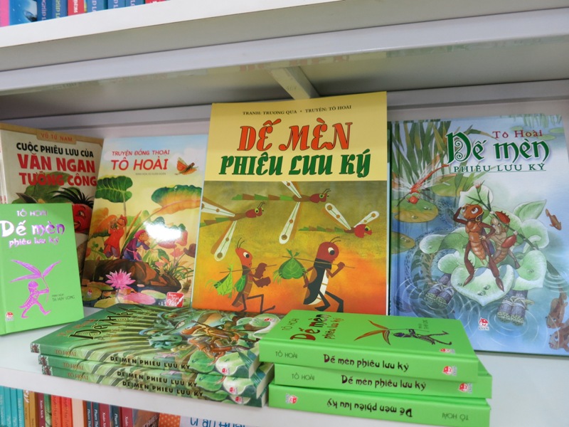 B&acirc;y giờ nhớ lại, t&ocirc;i cứ thon th&oacute;t nghĩ rằng, nếu chẳng may kh&ocirc;ng c&oacute; những cuốn s&aacute;ch ấu thơ ng&agrave;y ấy th&igrave; kh&ocirc;ng biết cuộc đời sẽ ra sao...