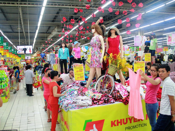 Siêu thị rục rịch khuyến mãi cho phái đẹp