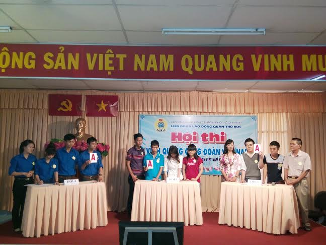 Công nhân tổ tự quản tìm hiểu về Công đoàn